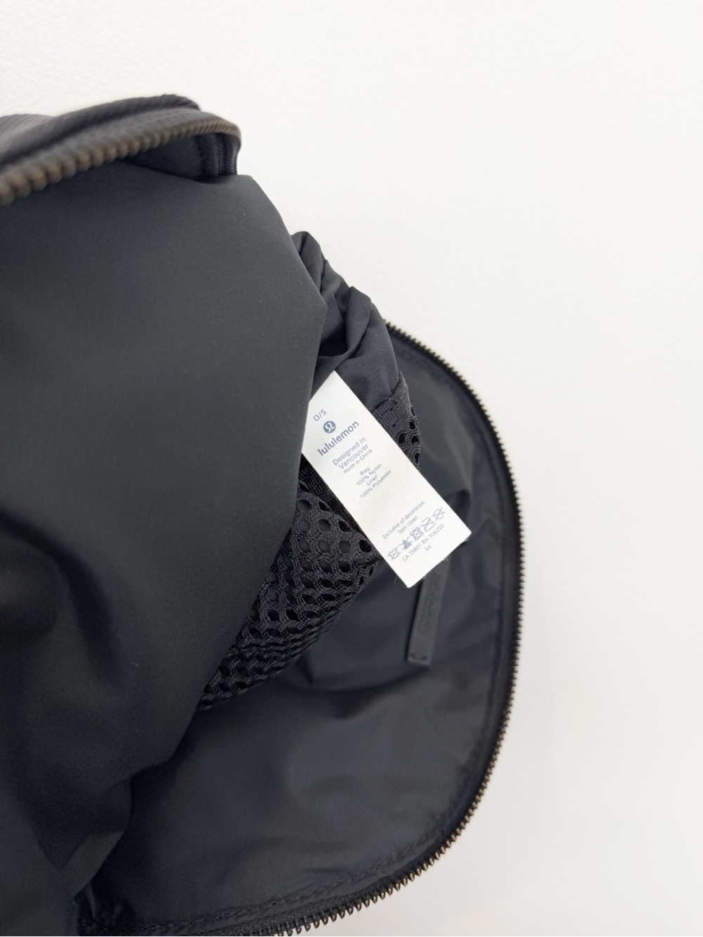 Lululemon Festival Bag II Black - Picture 6 of 6